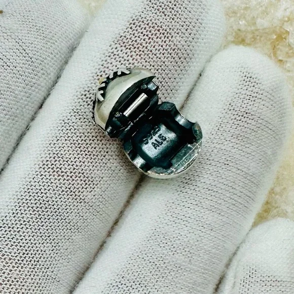 EUC Pandora 791232 Sterling Silver & 14k Gold Winter Wonderland Snowflake Clip